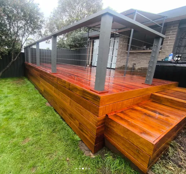 Balustraded timber deck with wire railing